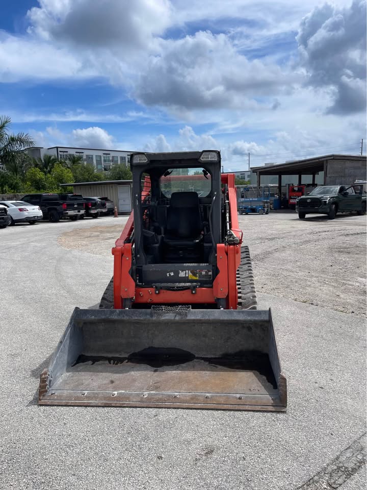 2025 Kubota SVL75-3 Skid Steer view 4